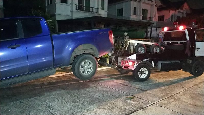 An officer brought a forklift to transport the vehicle to the police station.