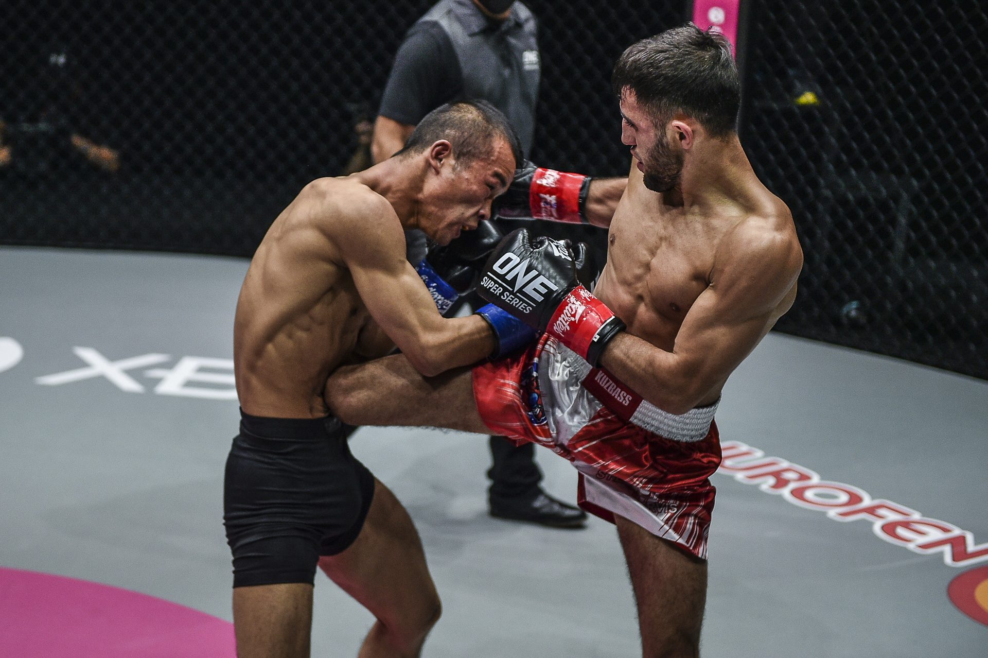 Russian fight. Асланбек Зикрьеев. Асланбек Дзитиев тхэквондо. Асланбек Зикрьеев Кемерово. Асланбек шимберганов protiv uzb.