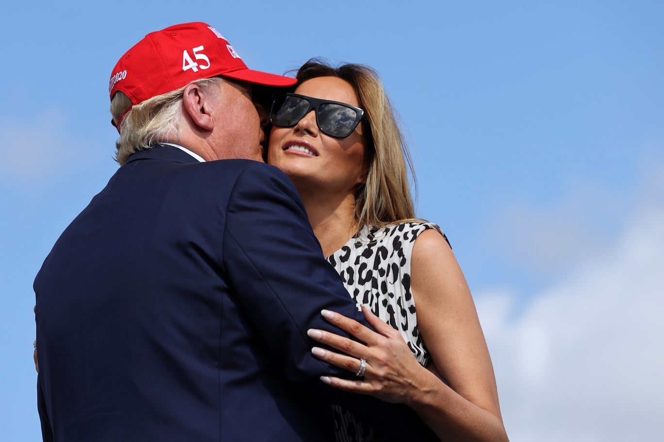 Buzz of rumors!  Melania tore Trump