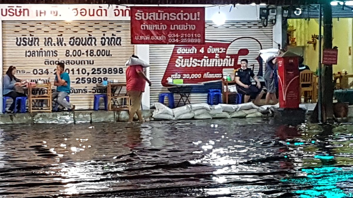 ไม่ใช่แค่กทม. นครปฐม ฝนตกชั่วโมงเดียว น้ำท่วมเมือง - ข่าวสด