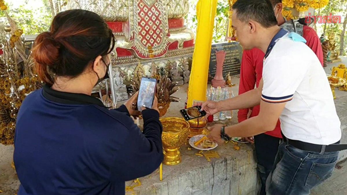 แห่ขอพร พระธาตุเกศแก้วจุฬามณี ส่องขันน้ำมนต์ เห็นเลขเด็ดลอยเด่น