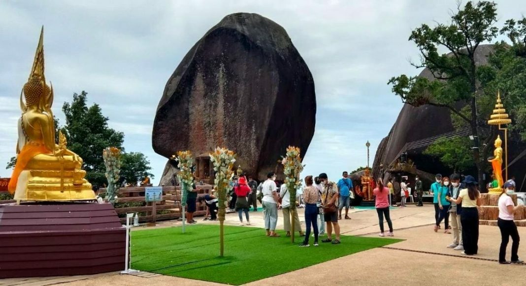 ชวนนทท.สักกาะรอยพระพุทธบาทเขาคิชฌกูฏ ยันไม่แออัด-เข้มมาตรการป้องกันโควิด