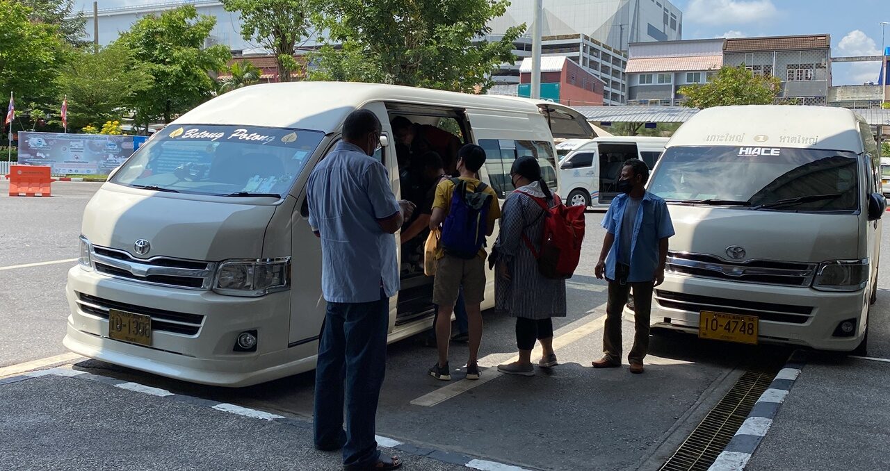 สถานีขนส่งผู้โดยสารหาดใหญ่ เริ่มคึกคัก แห่เดินทางท่องเที่ยวช่วงสงกรานต์