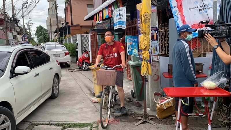 วิโรจน์ สวมเสื้อลิเวอร์พูล-ปั่นจักรยาน มา เลือกตั้งผู้ว่าฯ กทม. ยัน น้อมรับฉันทามติประชาชน แย้ม วันนี้มีหลายลุ้น