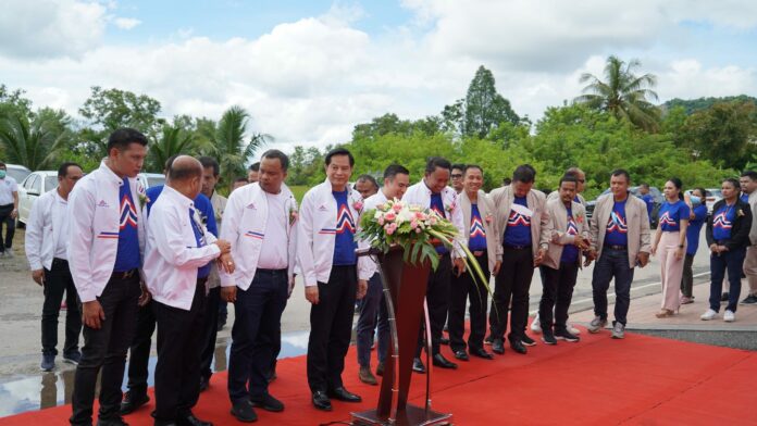 นายพีระพันธุ์ สาลีรัฐวิภาค หัวหน้าพรรครวมไทยสร้างชาติ เปิดศูนย์ประสานงานพรรค จ.พัทลุง