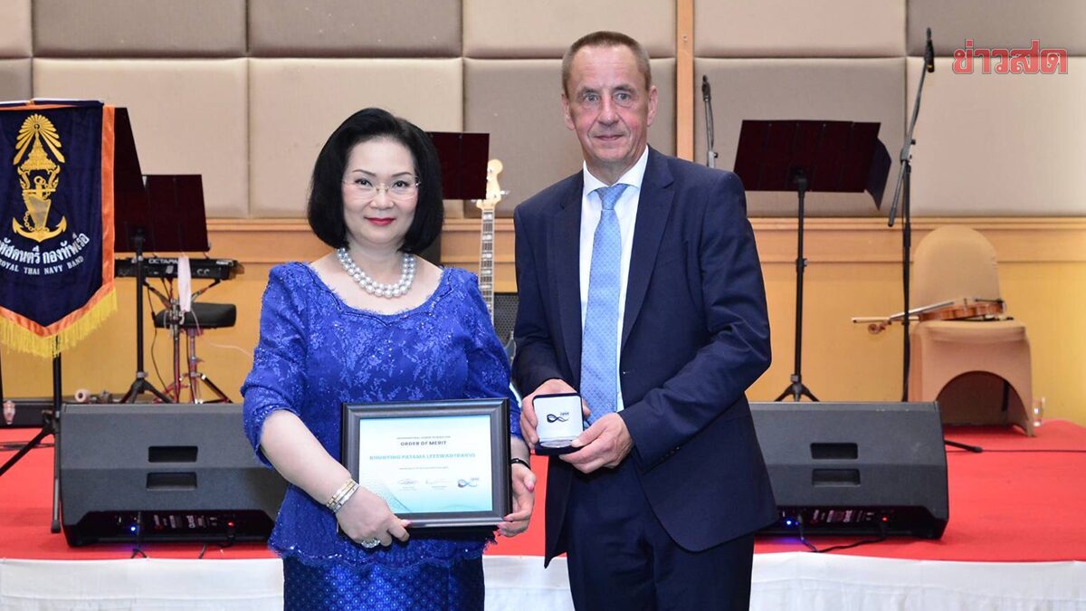 สหพันธ์เรือแคนูโลก มอบรางวัลสำคัญ ให้ ‘คุณหญิงปัทมา’ ผู้ทุ่มเทให้การกีฬา