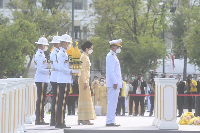 พล.อ.ประยุทธ์ จันทร์โอชา นายกรัฐมนตรี และรมว.กลาโหม และนางนราพร จันทร์โอชา ภริยา