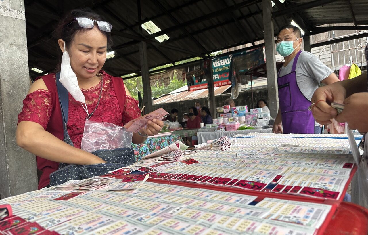 เลขเด็ดมาแล้ว แห่ซื้อ วันเกิด แม้ว-ชวน-ป้อม แรงสุดวันสำคัญ พระพุทธศาสนา