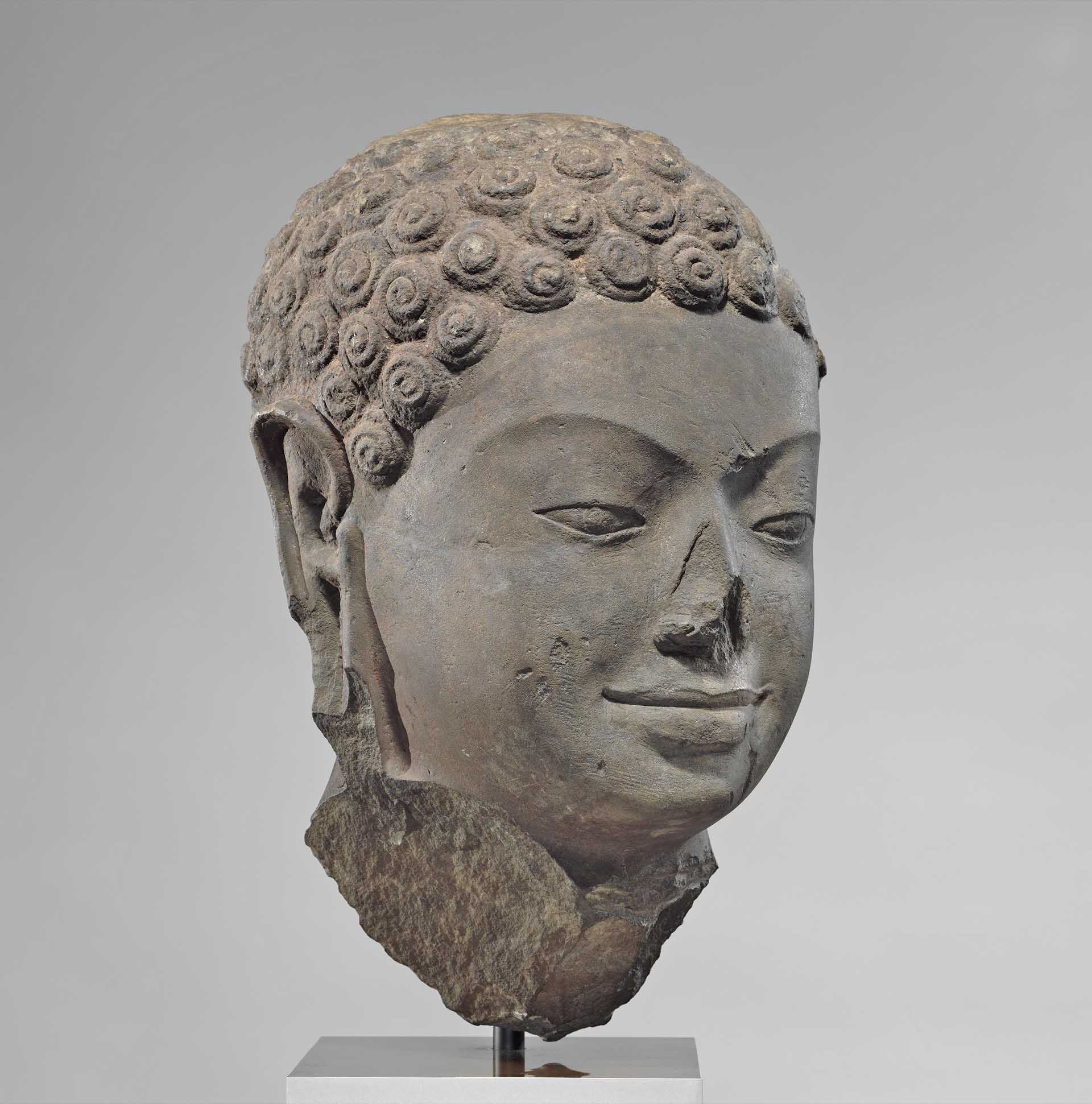 พิพิธภัณฑ์ดังในนิวยอร์กจ่อส่ง “โบราณวัตถุเก่าแก่” 16 ชิ้น กลับคืนกัมพูชา-ไทย