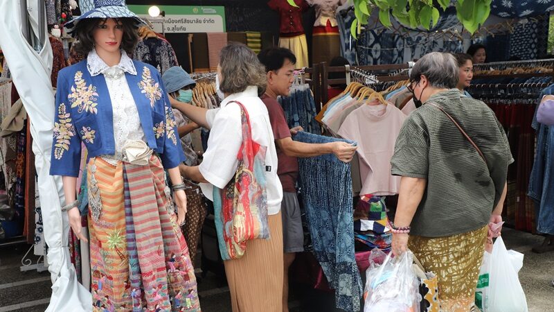 แห่ชิม-ช็อปแน่นลานคนเมือง งานเกษตรพากินพาเที่ยว ยกทัพสินค้าคุณภาพ-ผลิตภัณฑ์ประมง