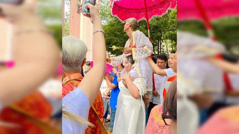 ฮือฮา แฟนสาวทุ่มสุดตัว ให้นาคแฟนหนุ่มขี่คอวนรอบโบสถ์ หลวงพี่เปิดใจหลังบวช ไม่คิดแฟนจะทำจริง