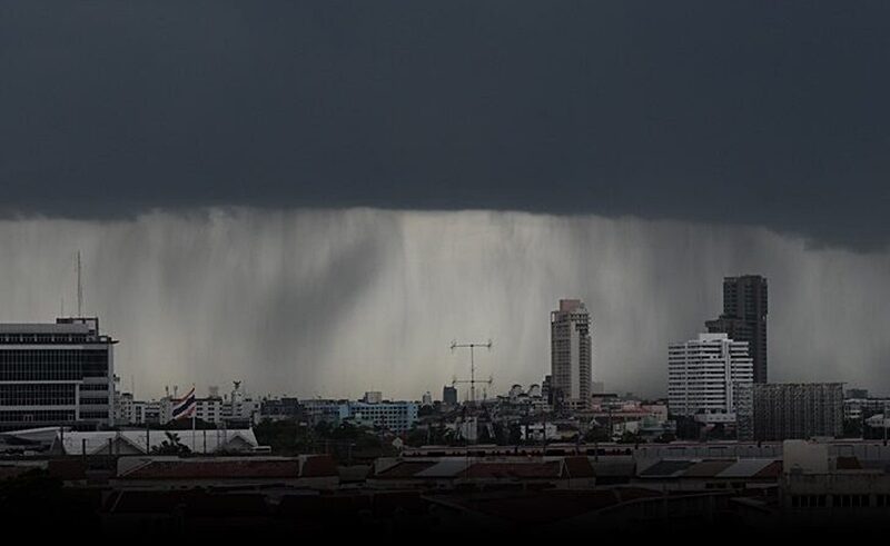 กรมอุตุฯ เตือนมรสุมถล่ม 36 จังหวัด ฝนตกหนักระวังอันตราย น้ำท่วมฉับพลัน-น้ำป่าไหลหลาก