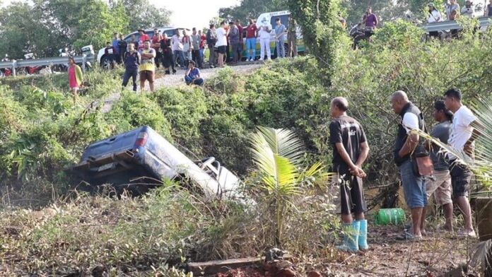 Village headman dies after vehicle slides into Chumphon canal | News by Thaiger