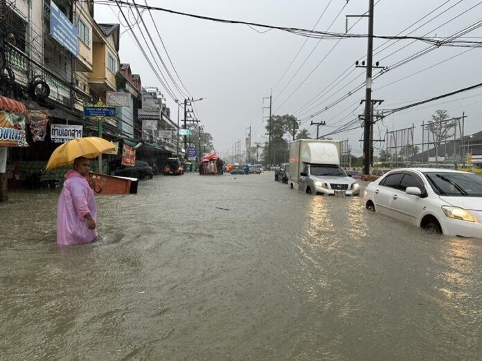 Relentless flooding in Nakhon Si Thammarat plunges city | News by Thaiger