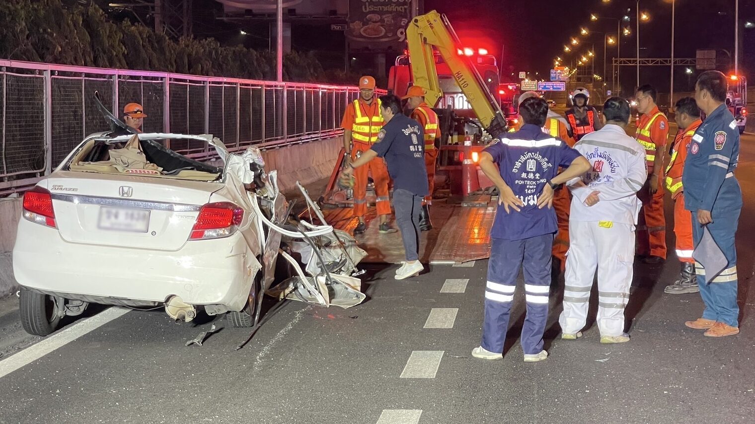 Fatal crash on Mahanakhon Expressway in Bangkok claims driver's life | News by Thaiger