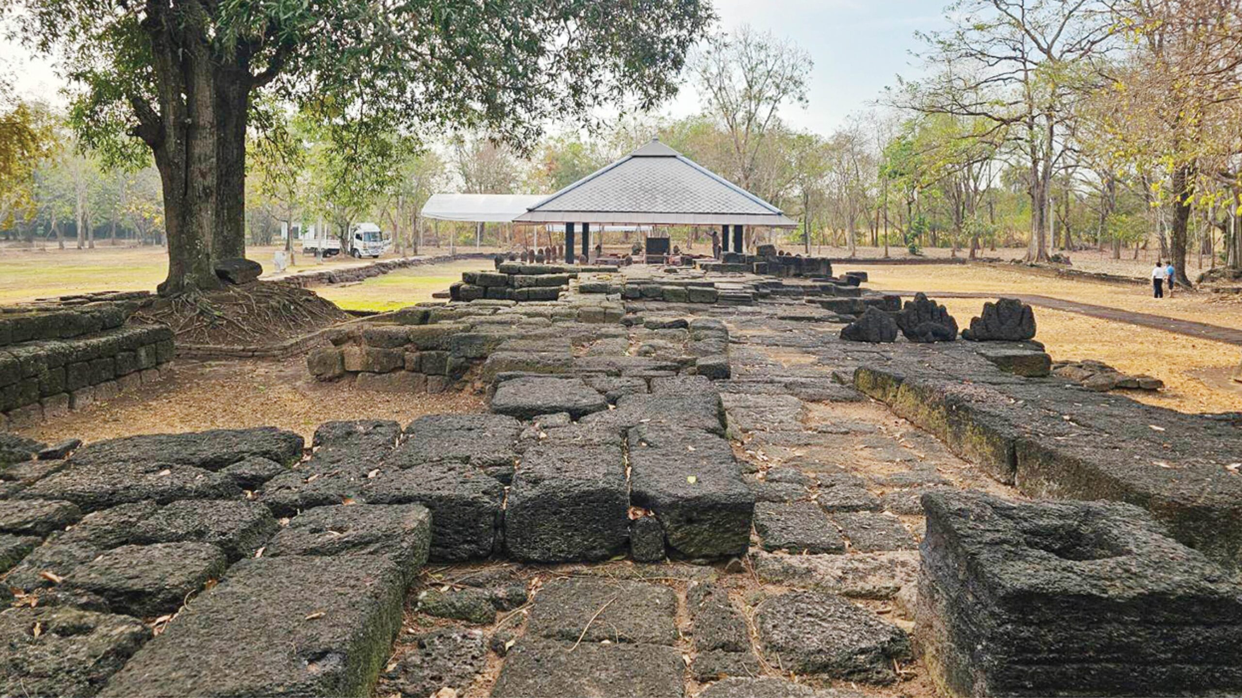 ข่าวสดพระเครื่อง - เทศกาลมาฆปูรมีศรีปราจีน โบราณสถานวัดสระมรกต